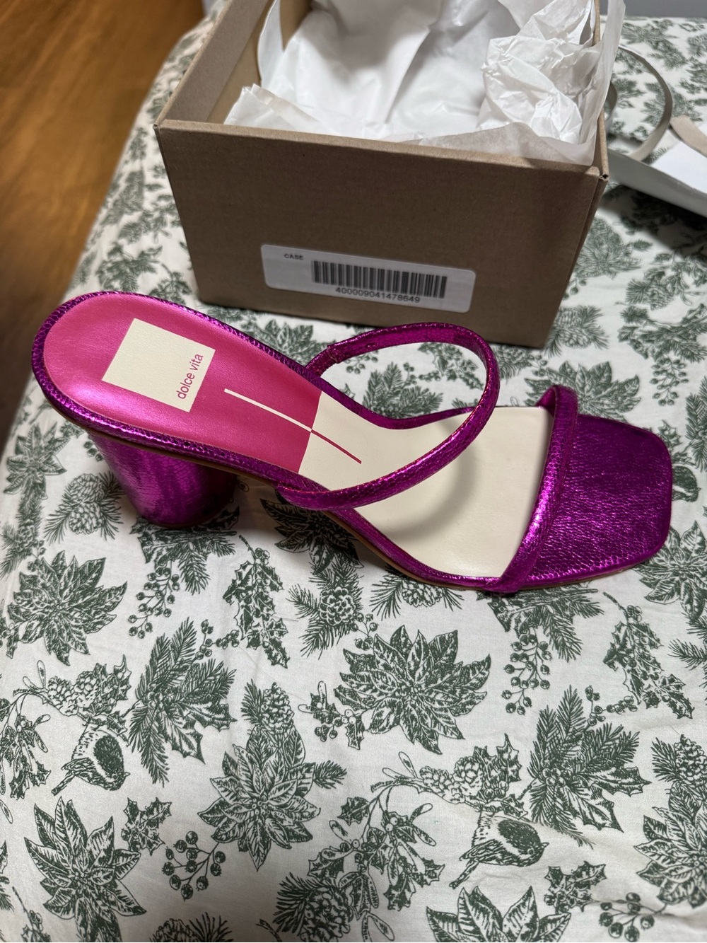 Dolce Vita Women's Metallic Fuchsia Strappy Block Heel Sandal